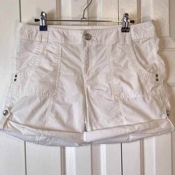 Beach Inc Pants - 🌺 2/$20 Super Cute Beach Inc. White Shorts size 8